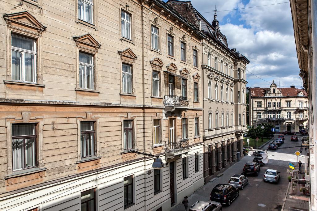 Modern 2Br Apartment In Central Liov Exterior foto