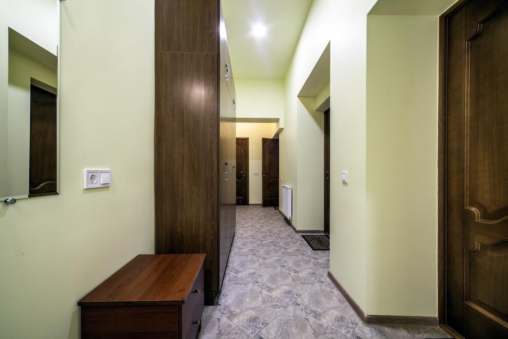 Modern 2Br Apartment In Central Liov Exterior foto