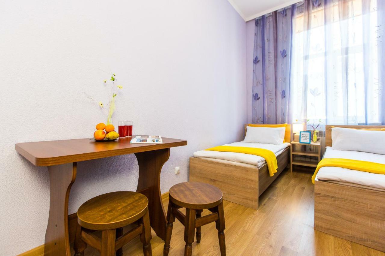 Modern 2Br Apartment In Central Liov Exterior foto