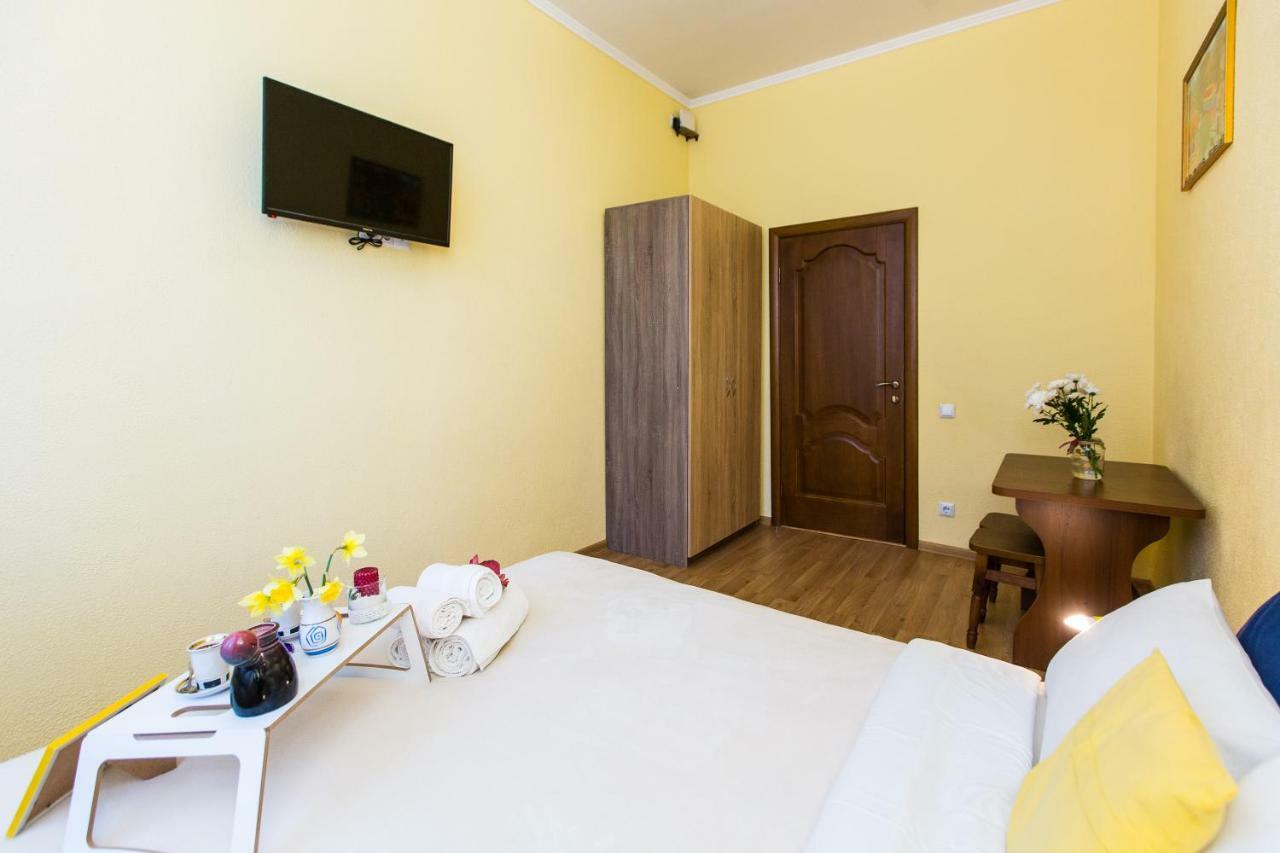 Modern 2Br Apartment In Central Liov Exterior foto
