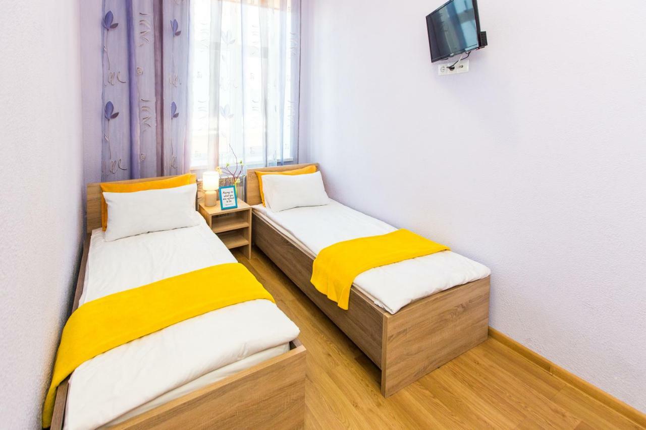 Modern 2Br Apartment In Central Liov Exterior foto