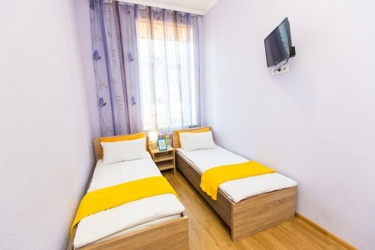 Modern 2Br Apartment In Central Liov Exterior foto