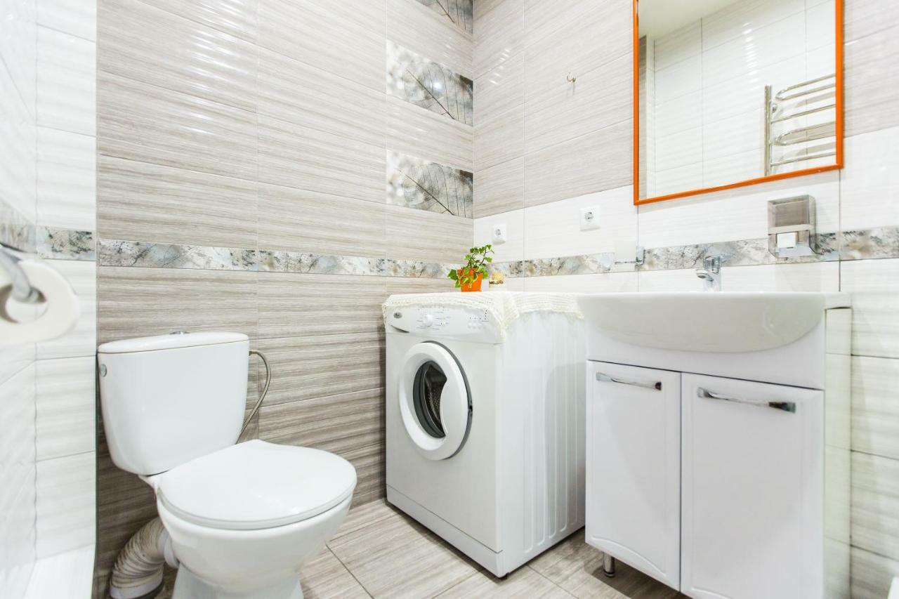 Modern 2Br Apartment In Central Liov Exterior foto
