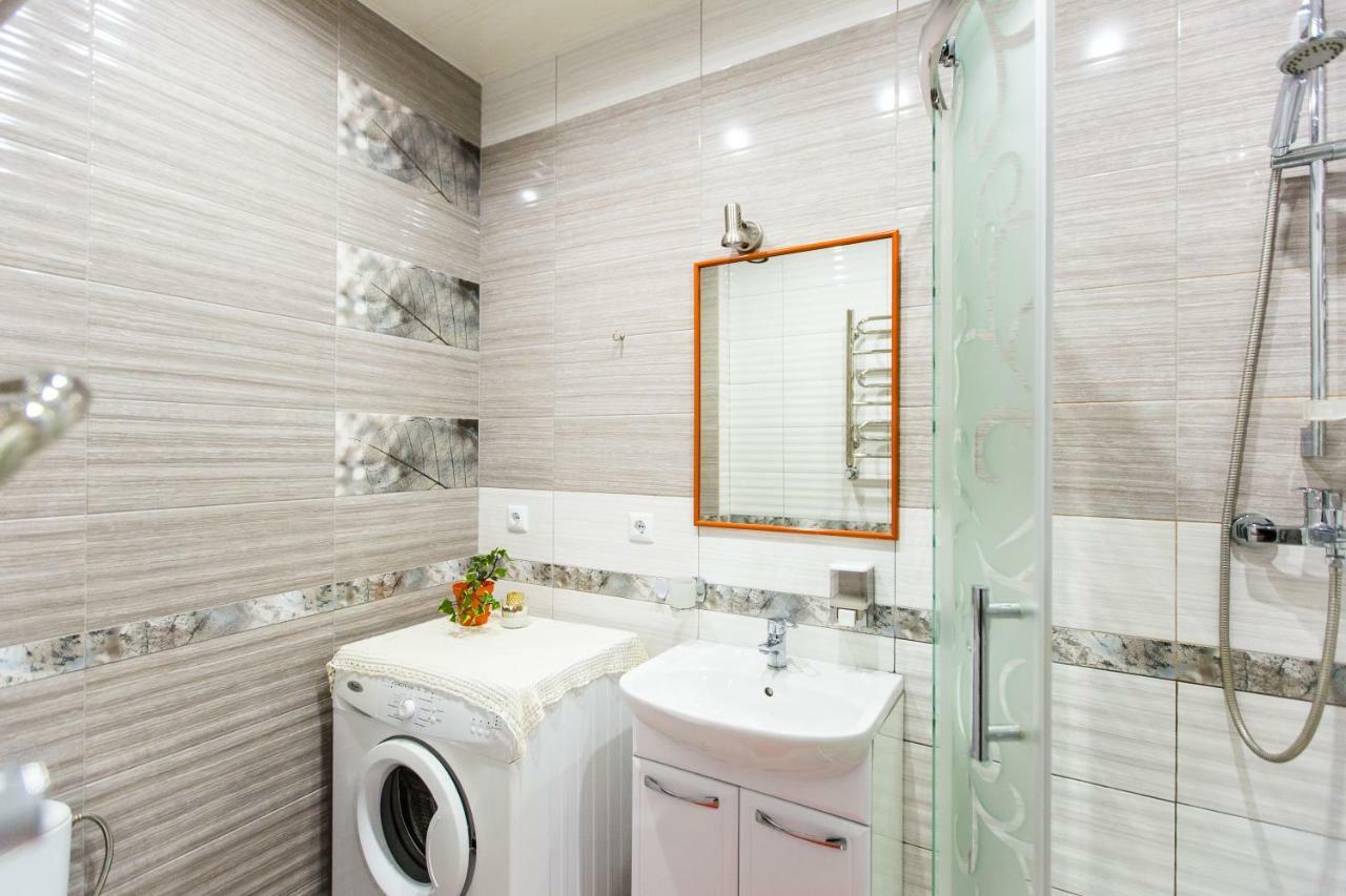 Modern 2Br Apartment In Central Liov Exterior foto