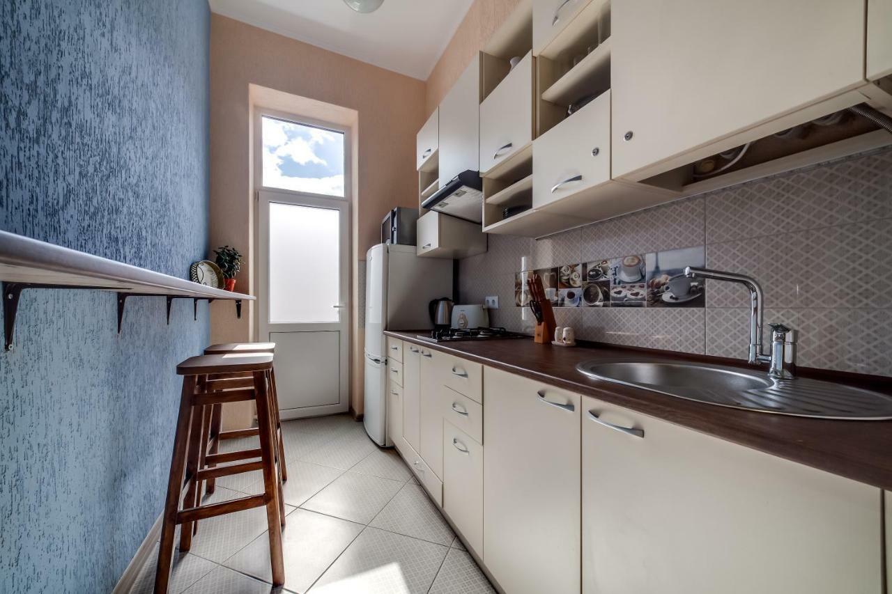 Modern 2Br Apartment In Central Liov Exterior foto